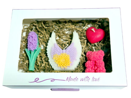 Set Cadou model A4 cu 4 lumanari parfumate, 260g